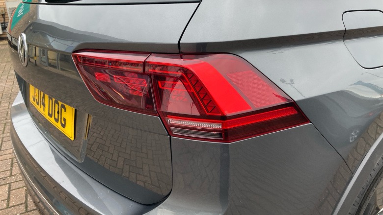 Volkswagen Tiguan 2.0 TDi 150 R-Line 5dr Diesel Estate